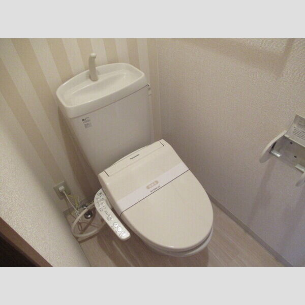 トイレ (温水洗浄暖房便座)