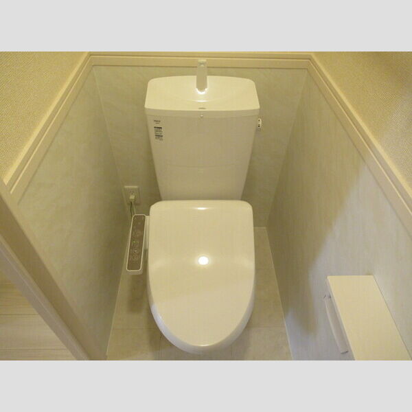 トイレ (温水洗浄暖房便座)