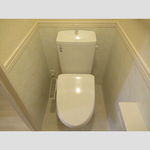 トイレ (温水洗浄暖房便座)