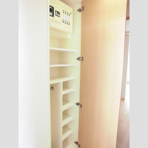 玄関 (シューズBOX)