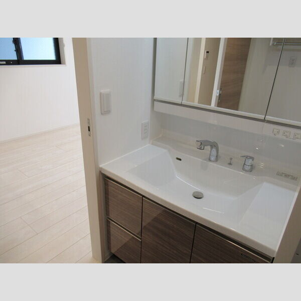 洗面所 (洗髪洗面化粧台)