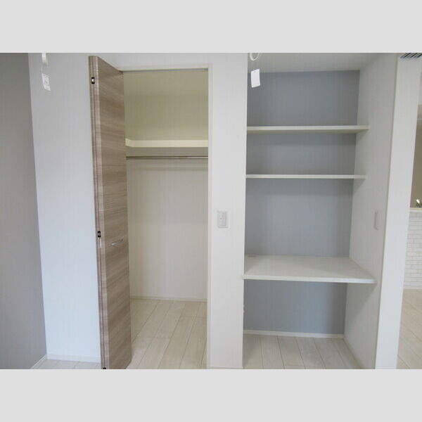 収納 (ウォークインクローゼット)