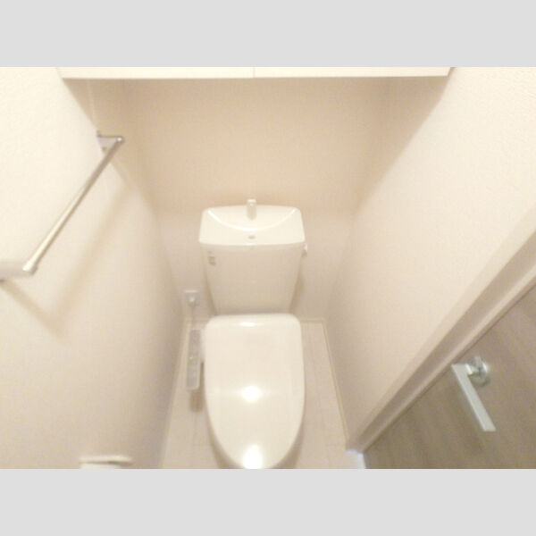 トイレ (温水洗浄暖房便座)