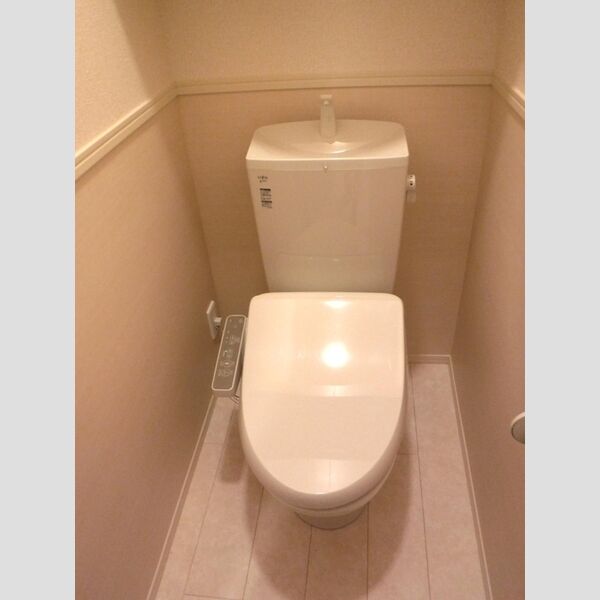 トイレ (温水洗浄暖房便座)