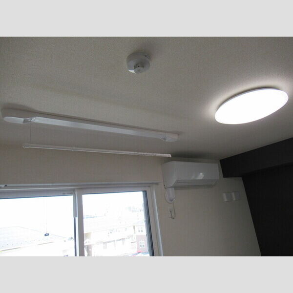 その他 (室内物干し・エアコン)