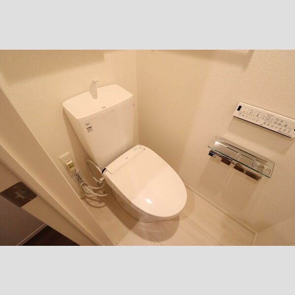 トイレ (温水洗浄暖房便座)