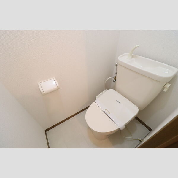 トイレ (温水洗浄暖房便座)