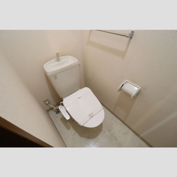 トイレ (温水洗浄暖房便座)