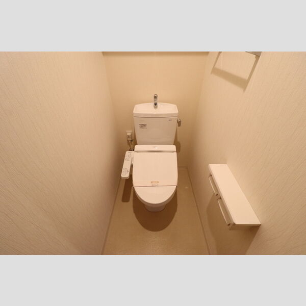 トイレ (温水洗浄暖房便座)