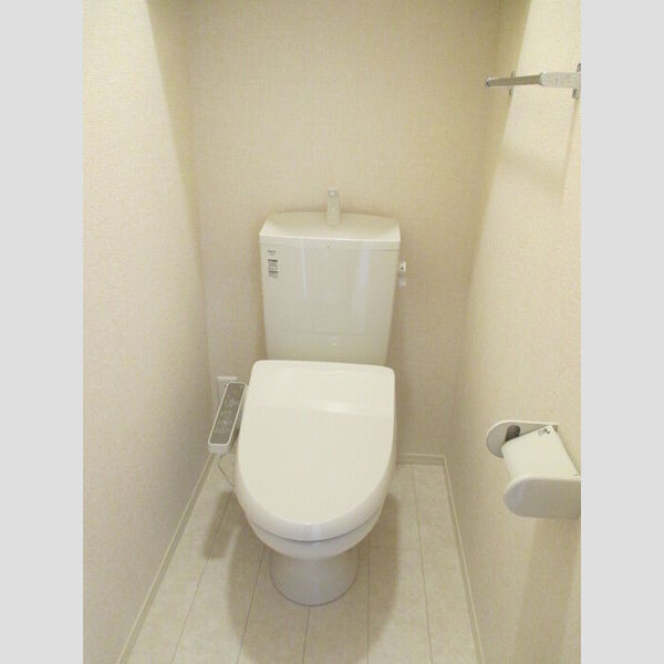 トイレ (温水洗浄暖房便座)