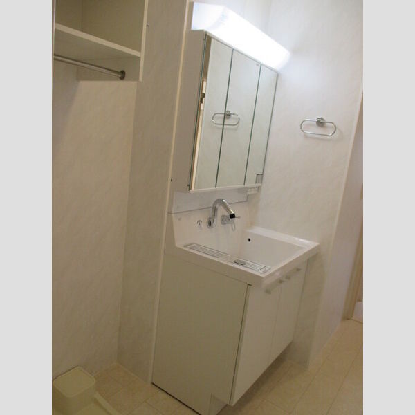 洗面所 (洗髪洗面化粧台)