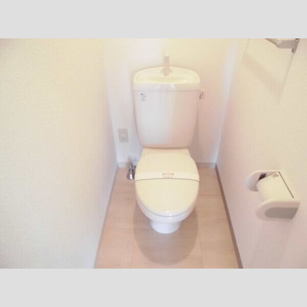 トイレ (トイレ)