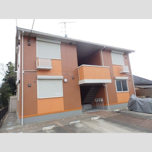 建物外観 (駐車場2台付き!)