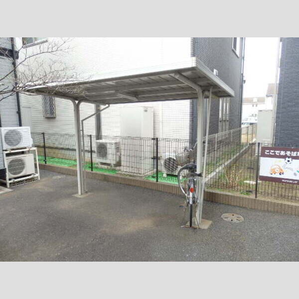 現地周辺 (駐輪場)