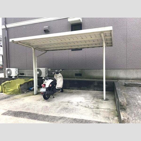 現地周辺 (駐輪場)