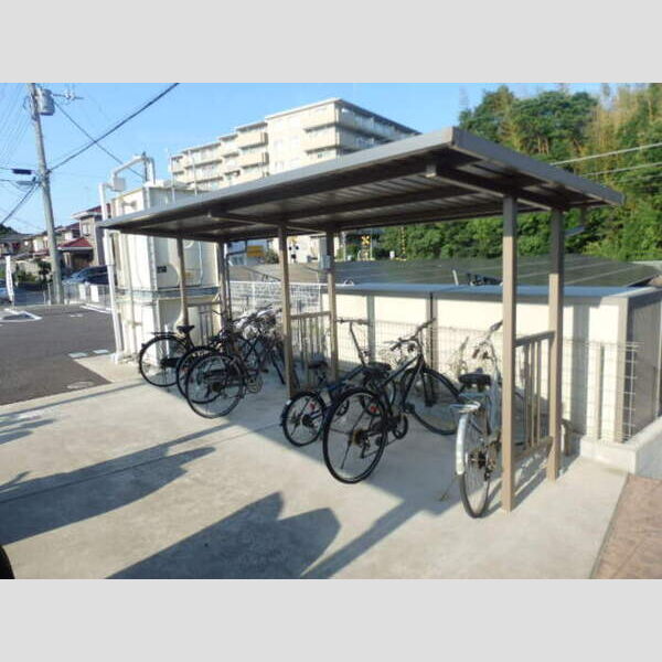 現地周辺 (駐輪場)