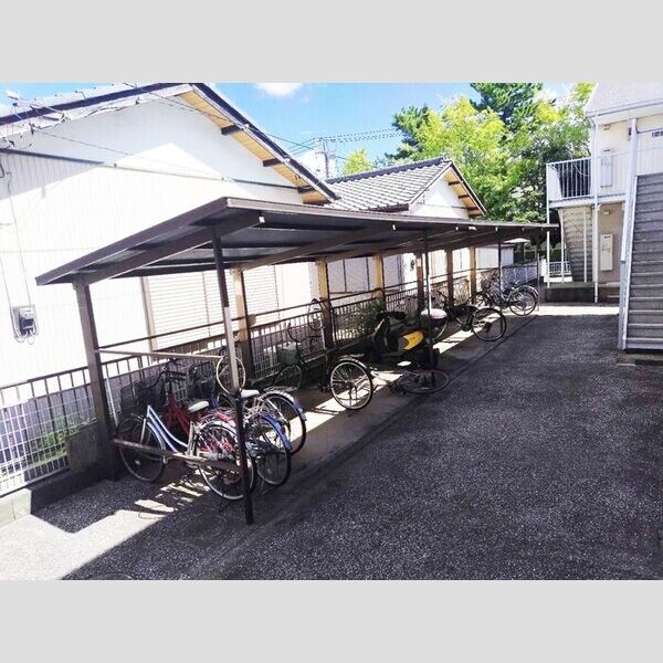 現地周辺 (駐輪場)