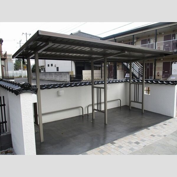 現地周辺 (駐輪場)