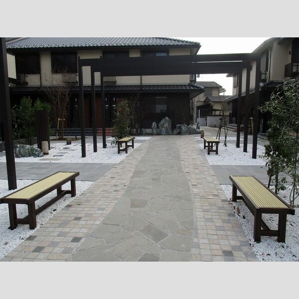 現地周辺 (共用通路)