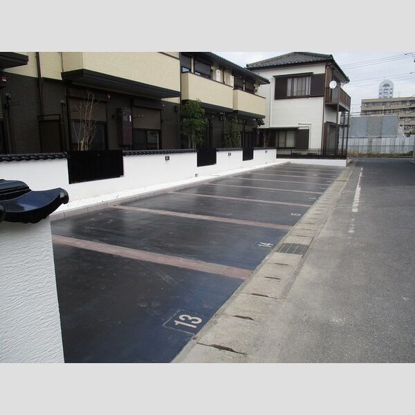 駐車場 (敷地内駐車場)