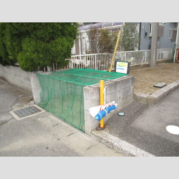 現地周辺 (ゴミ集積所)