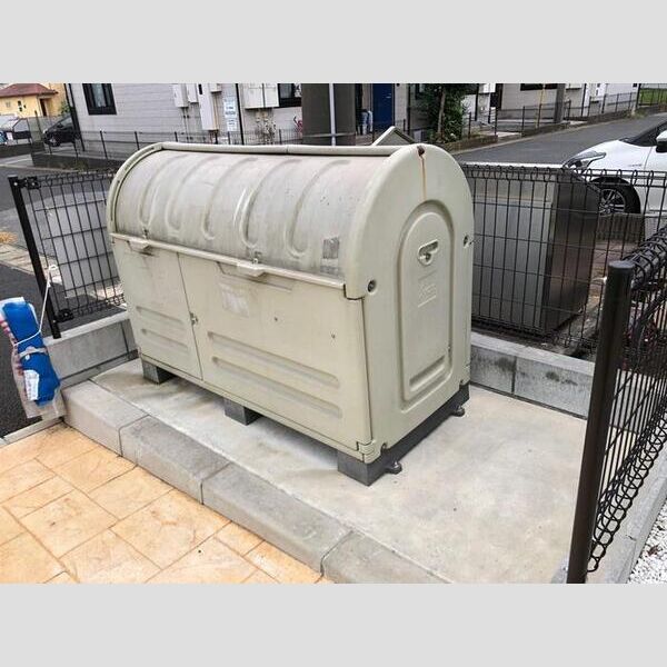 現地周辺 (ダストボックス)