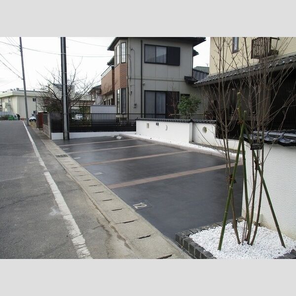駐車場 (敷地内駐車場)