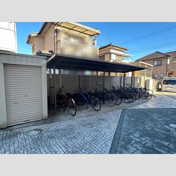現地周辺 (駐輪場)