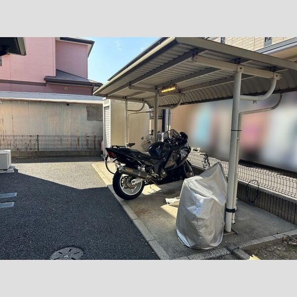 現地周辺 (駐輪場)