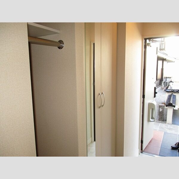 玄関 (シューズボックス)