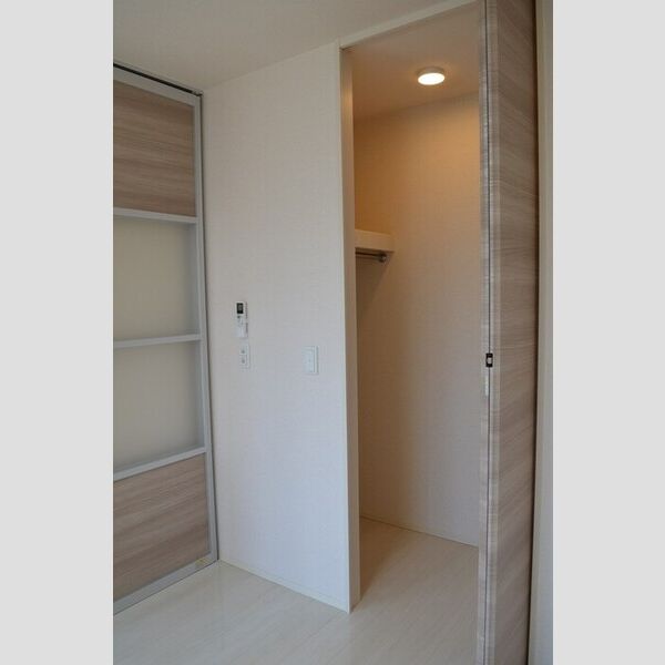 その他 (洋室(別角度))