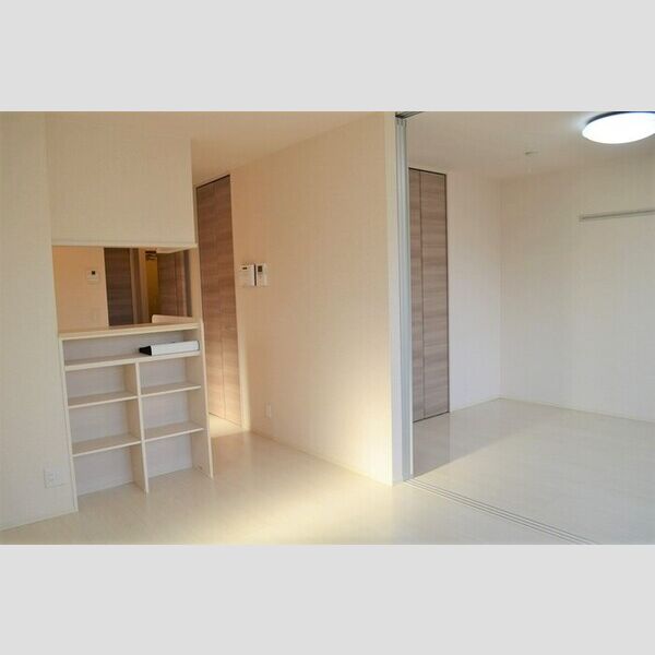 居室・リビング (リビングダイニング(別角度))