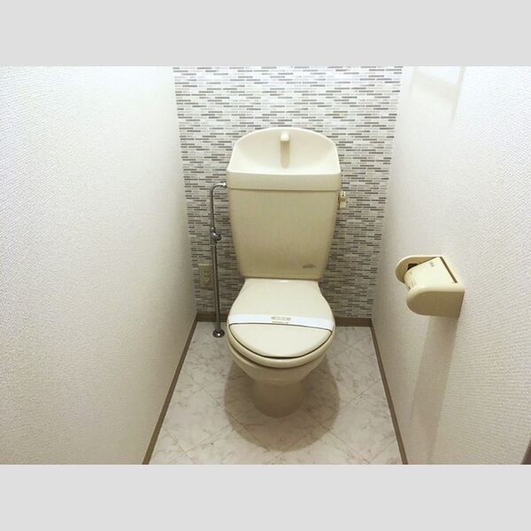 トイレ (トイレ)