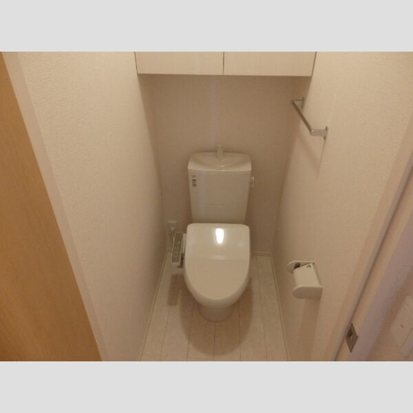 トイレ (トイレ)
