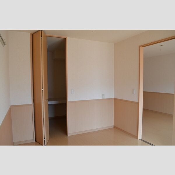 その他 (洋室(別角度))