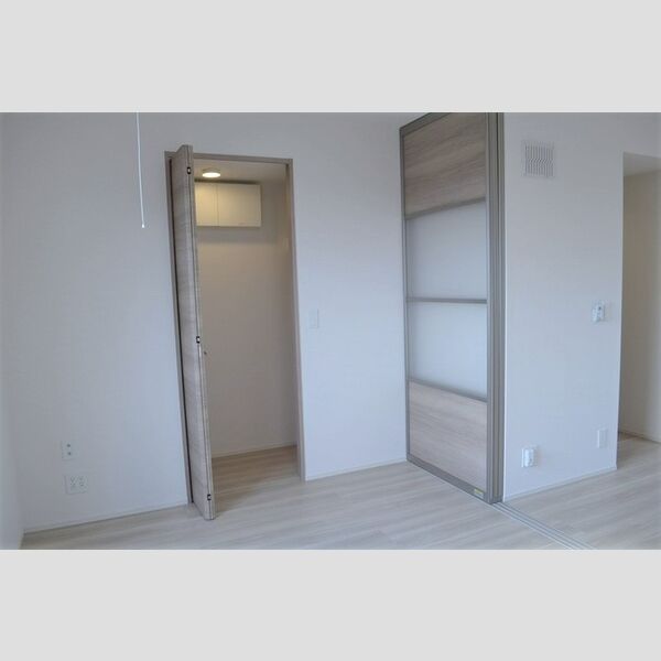 その他 (洋室①(別角度))