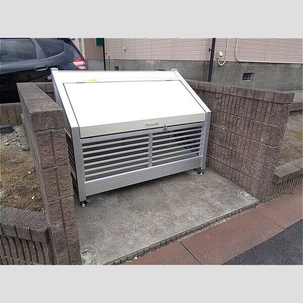 現地周辺 (ゴミストッカー)