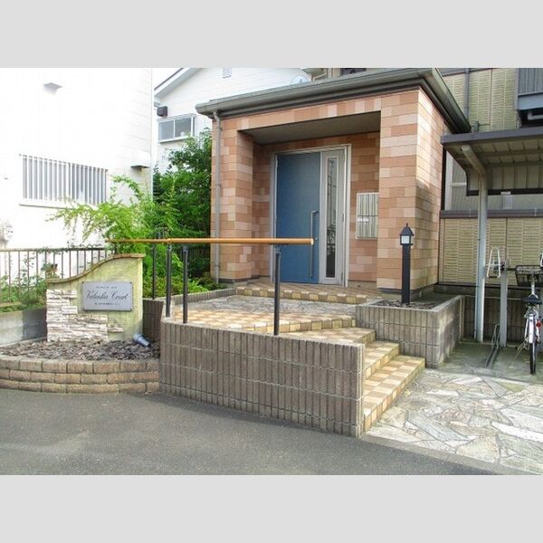 エントランス (エントランス)