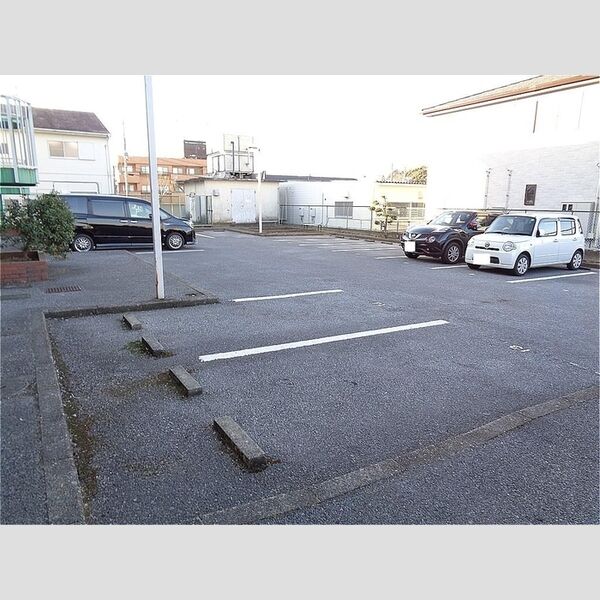 駐車場 (駐車場)