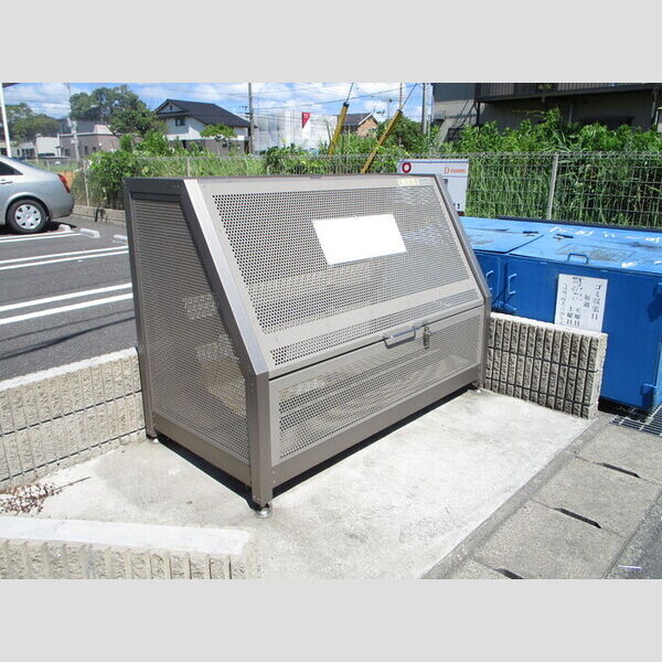 現地周辺 (ゴミストッカー)