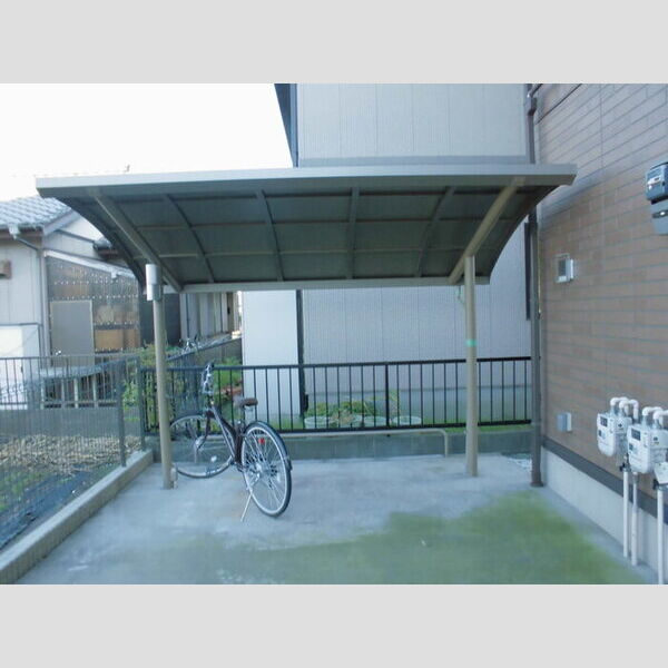 現地周辺 (駐輪場)