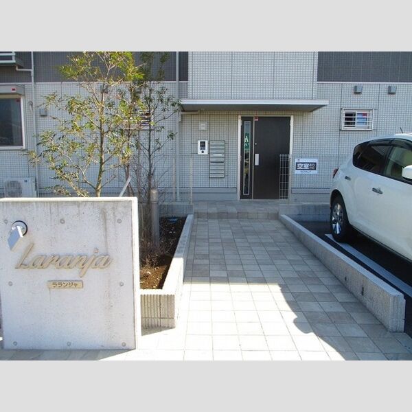 エントランス (エントランス)