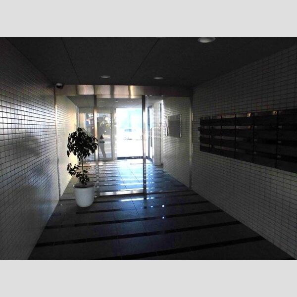 エントランス (エントランス)