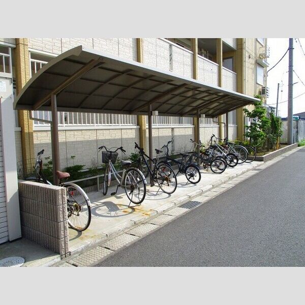 現地周辺 (駐輪場)