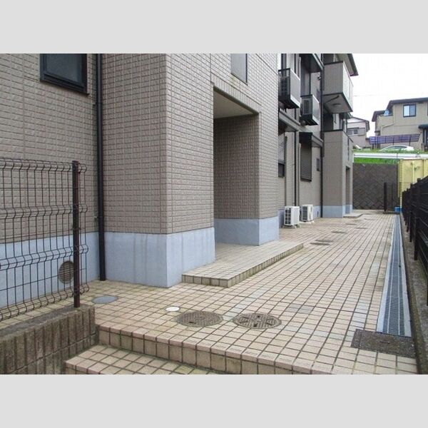 エントランス (エントランス)