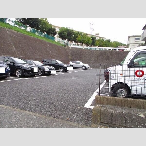 駐車場 (駐車場)