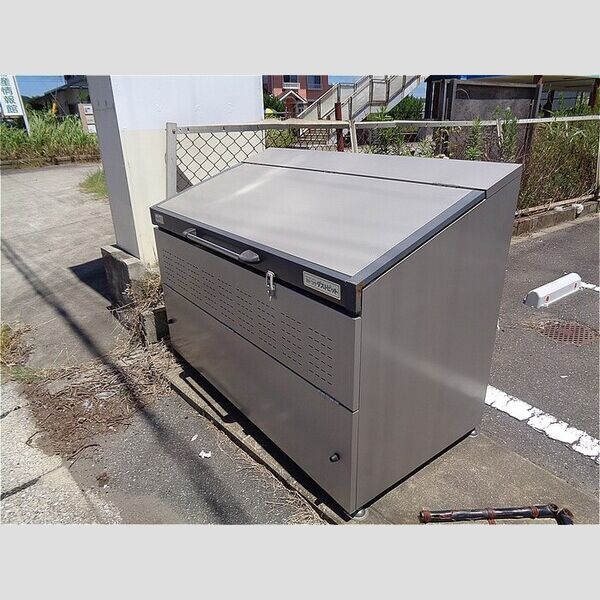 現地周辺 (ゴミストッカー)