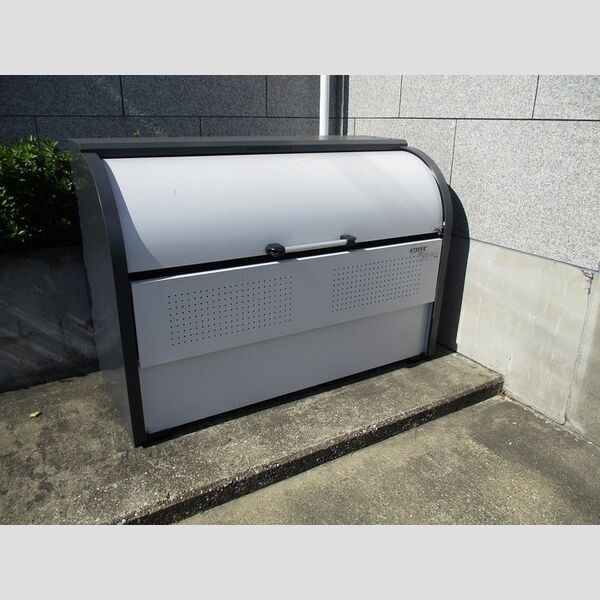 現地周辺 (ゴミストッカー)