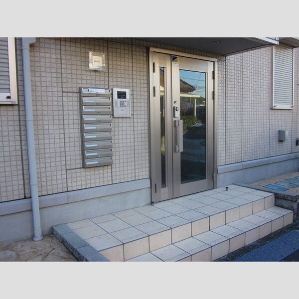 エントランス (エントランス)