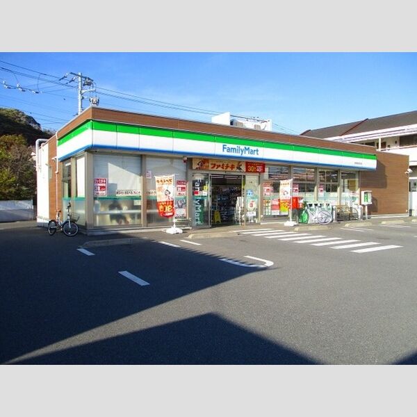 現地周辺 (ファミリーマート　君津大和田店　徒歩6分　(451m))